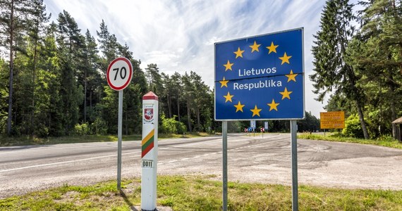 Jeśli nie uda się przekonać wszystkich krajów UE, by nie wydawały Rosjanom wiz turystycznych, to wówczas pięć krajów graniczących z Rosją - Litwa, Łotwa, Estonia, Finlandia i Polska - mogłoby stworzyć regionalny blok i nie przyjmować rosyjskich krajów - oświadczył szef litewskiego MSZ Gabrielius Landsbergis. 