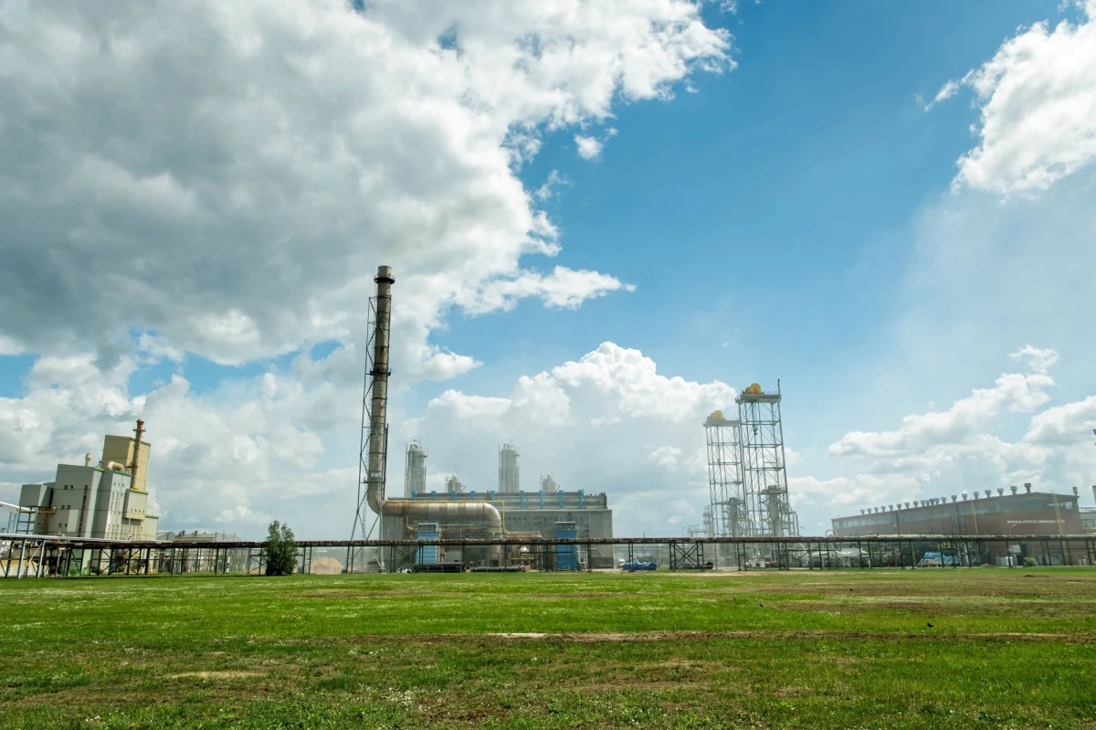 Należąca do PKN Orlen włocławska spółka Anwil podjęła decyzję o tymczasowym wstrzymaniu produkcji nawozów azotowych - poinformował Orlen. Powodem są rekordowe ceny gazu, głównego surowca do produkcji tego typu nawozów.