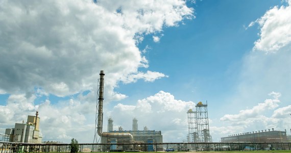 Należąca do PKN Orlen włocławska spółka Anwil podjęła decyzję o tymczasowym wstrzymaniu produkcji nawozów azotowych - poinformował Orlen. Powodem są rekordowe ceny gazu, głównego surowca do produkcji tego typu nawozów.
