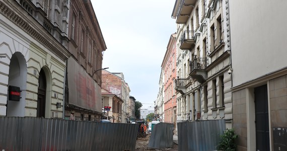 Kolejne odkrycia archeologów podczas prac na ulicy Krupniczej w ścisłym centrum Krakowa. Ulica jest przebudowywana, powstaje tam deptak, zasadzone zostaną także drzewa.