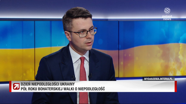 - 29 sierpnia premier Mateusz Morawiecki złoży wizytę w Paryżu, gdzie spotka się z francuskim prezydentem Emmanuelem Macronem - poinformował w programie "Gość Wydarzeń" w Polsat News rzecznik rządu Piotr Müller. Jak dodał w rozmowie z Piotrem Witwickim, głównym tematem rozmowy będą kwestie dotyczące energii i obronności. Liderzy państw będą również rozmawiać o dalszym wsparciu dla Ukrainy.