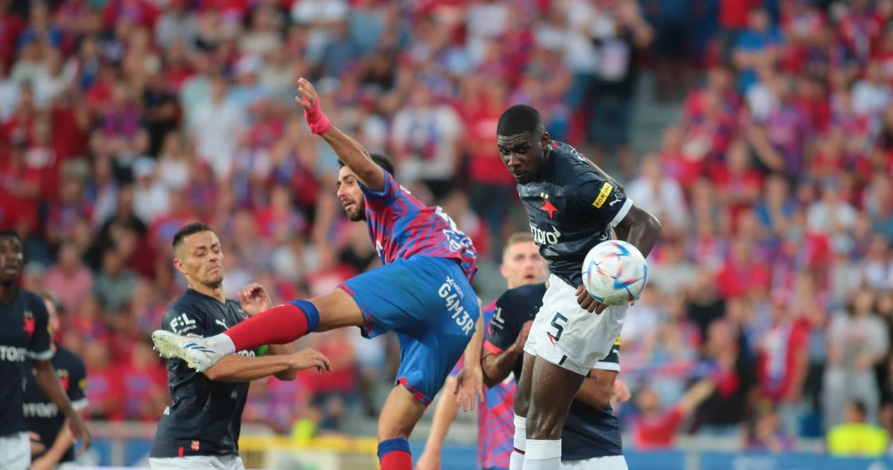 W pierwszym meczu Raków pokonał u siebie Slavię 2-1 