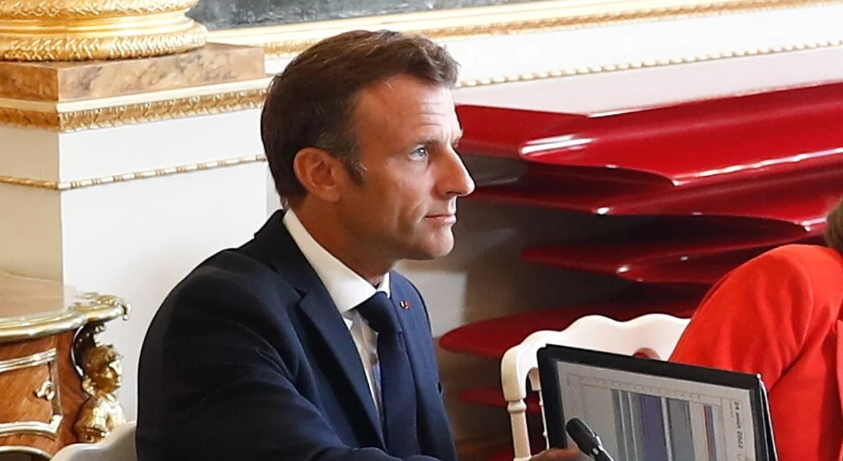 "Żyjemy u kresu ery obfitości (...) Wierzę, że to, czego doświadczamy, to wielka zmiana lub wielki przewrót" - powiedział prezydent Francji Emmanuel Macron podczas posiedzenia Rady Ministrów, wieszcząc kryzysy gospodarczy i klimatyczny oraz kryzys demokracji. 