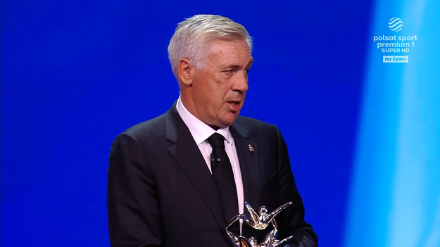 Carlo Ancelotti otrzymał indywidualne wyróżnienie w roli szkoleniowca. Podczas losowania grup Ligi Mistrzów. Szkoleniowiec Realu Mardyt  został wybrany Trenerem Roku UEFA (UEFA Men's Coach of the Year Award).