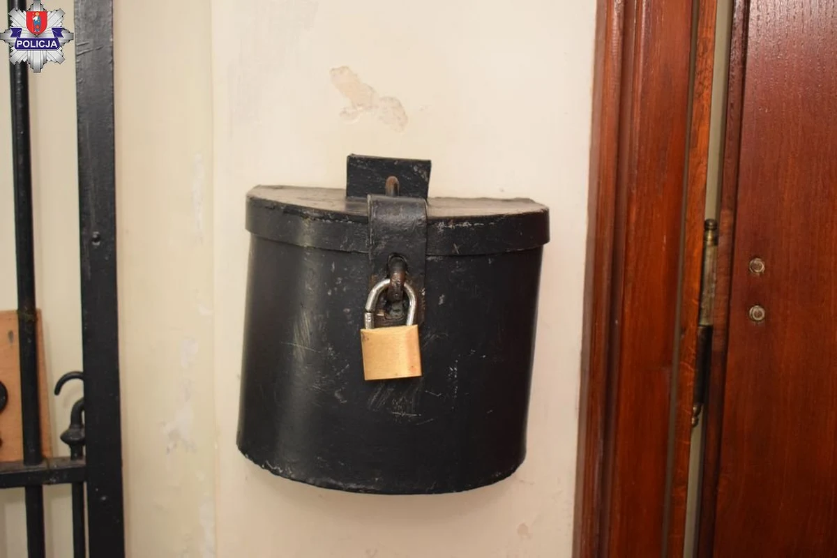 37-latka ukradła datki z puszki znajdującej się w jednym z kościołów w Szczebrzeszynie na Lubelszczyźnie. Policjanci zatrzymali kobietę, gdy próbowała wyjechać z miasta. Miała przy sobie piłkę do metalu i brzeszczot i nie było to jej pierwsze przestępstwo tego typu.

