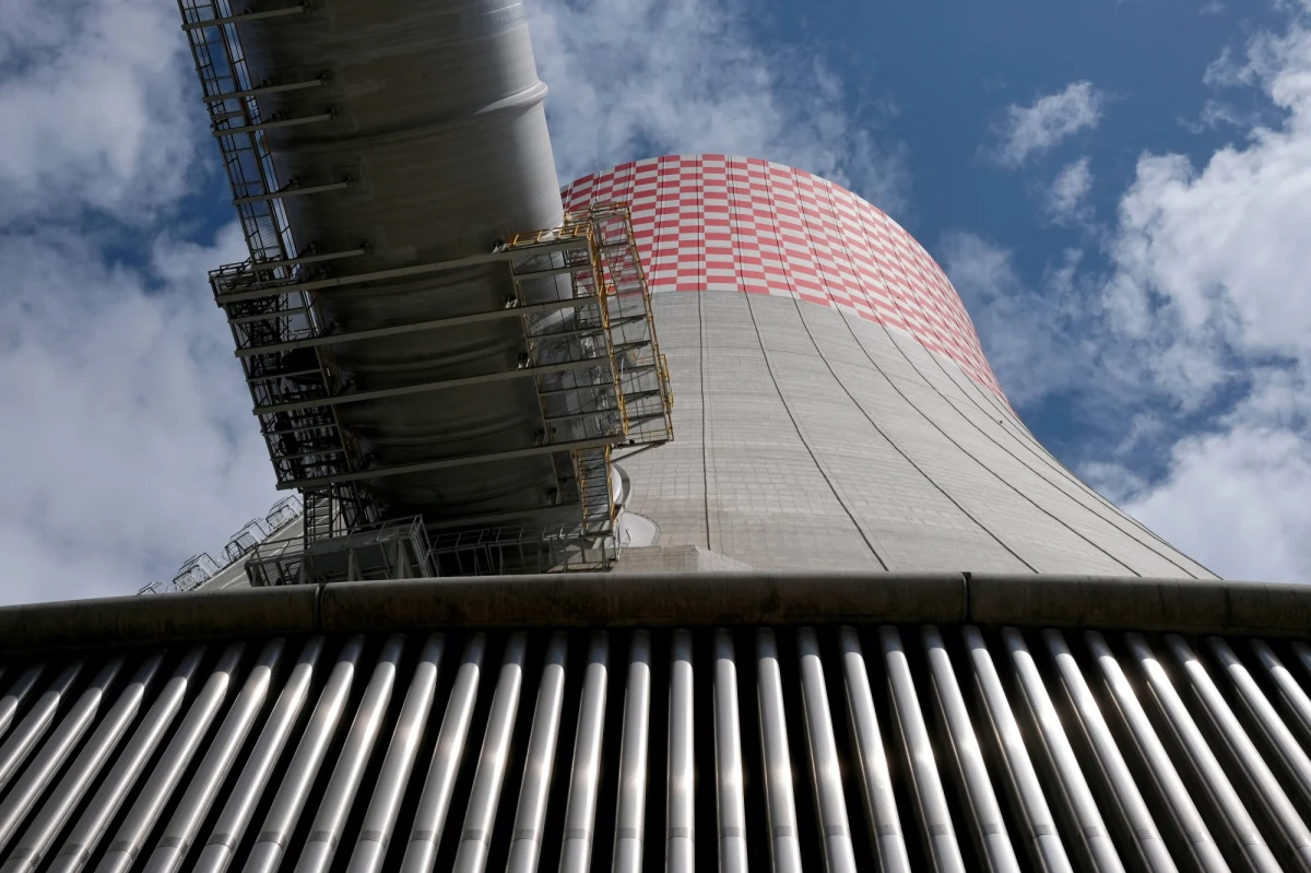 Tauron zlecił wykonawstwo zastępcze prac naprawczych bloku w Jaworznie po ich zaprzestaniu przez Rafako - podała spółka energetyczna. Rafako odpowiedziało, że nadal prowadzi prace naprawcze, a Tauron nie ma podstaw do wdrożenia wykonawstwa zastępczego. 