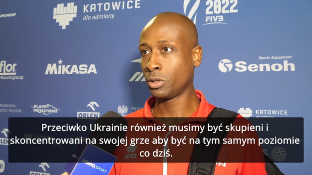 "Zagrywka Pyziaka" - to codzienny cykl dynamicznych materiałów wideo publikowanych na bieżąco na platformach Facebook, Instagram i YouTube oraz w serwisie sportowym. Paweł Pyziak zaprezentuje w nim kulisy turnieju niedostępne dla kibiców i większości dziennikarzy. Były siatkarz podzieli się newsami prosto z szatni polskiej kadry, porozmawia z "Biało-Czerwonymi” oraz przedstawicielami sztabu trenerskiego. Nie zabraknie także eksperckich analiz, relacji z trybun oraz komentarzy i opinii największych gwiazd sportu i show-biznesu.
