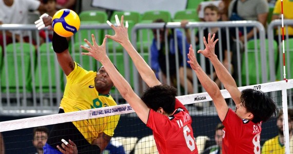 Reprezentacja Brazylii po wygranej w Lublanie z Japonią 3:0 jako pierwsza zagwarantowała sobie awans do 1/8 finału mistrzostw świata siatkarzy. Wcześniej "Canarinhos" pokonali Kubańczyków 3:2.