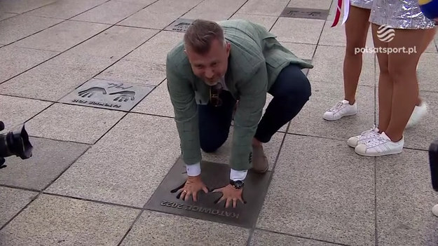 Krzysztof Ignaczak, Robert Prygiel i Artur Szalpuk odsłonili w niedzielę odciski swoich dłoni w katowickiej Alei Gwiazd Siatkówki w pobliżu Spodka.

Telewizja Polsat jest oficjalnym nadawcą tegorocznych mistrzostw świata siatkarzy w Polsce i Słowenii. Dla kibiców oznacza to, że wszystkie 52 mecze tego turnieju mogą oglądać na żywo w Polsacie Sport, Polsacie Sport Extra i Polsacie Sport News, a także online, na wielu urządzeniach w serwisie streamingowym Polsat Box Go. Skróty wszystkich meczów oraz wywiady, analizy i komentarze dostępne są także w serwisie sport.interia.pl. 
