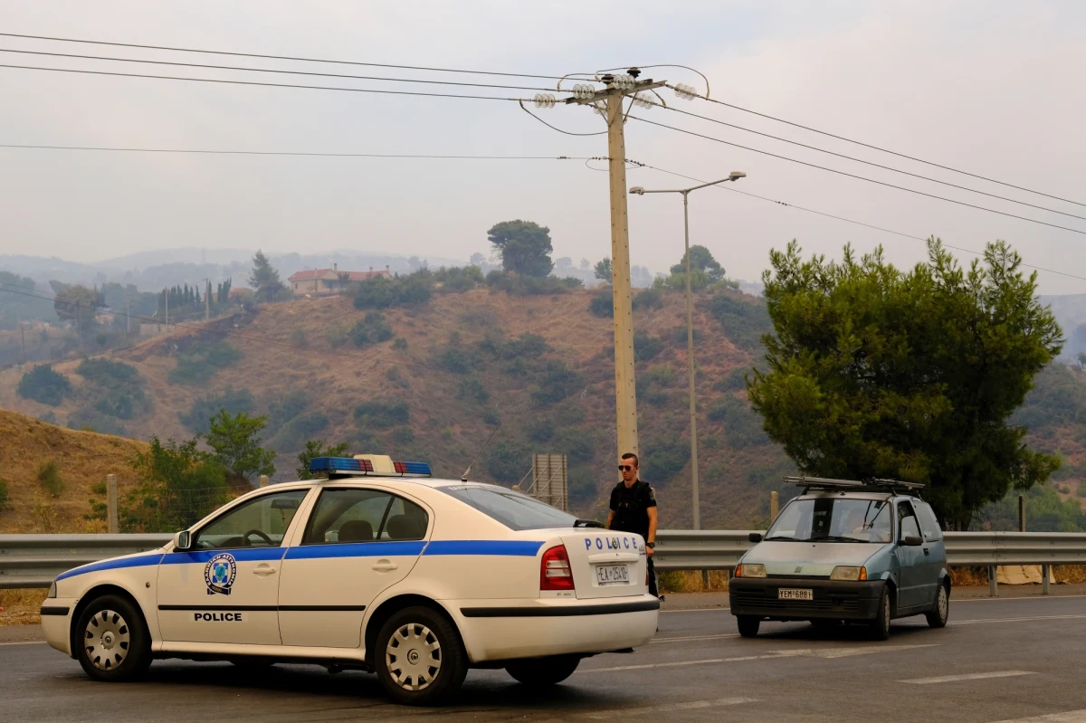 ​Ciała dwóch osób w stanie zaawansowanego rozkładu znaleziono u wybrzeży greckiej wyspy Koufonisi. Torby, w których zapakowane były ludzkie szczątki, unosiły się na wodzie. Ponurego odkrycia dokonał turysta, który zauważył w wodzie dwie białe siatki - podaje portal news.com.au.