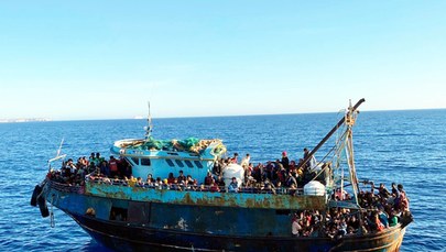 Kolejny dzień rekordowego napływu migrantów do Włoch: 50 łodzi w ciągu jednego dnia