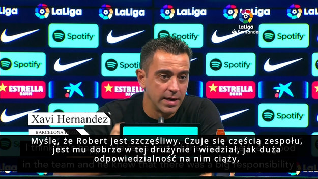 Xavi Hernandez o Robercie Lewandowskim po meczu z Realem Valladolid:
„Myślę, że Robert jest szczęśliwy. Czuje się częścią zespołu, jest mu dobrze w tej drużynie i wiedział, jak duża odpowiedzialność na nim ciąży, gdy decydował się na ten transfer z Bayernu, by zrobić dużą różnice na naszą korzyść. Rozmawiamy o bardzo dobrym piłkarzy. Jego wyczucie tempa w polu karnym jest wprost wspaniałe. On wie doskonale, kiedy i gdzie podać piłkę, bo tam będzie się znajdował jego kolega z zespołu, wie też, kiedy oddać strzał. Pamiętajmy też, że mamy bardzo młody skład, zwłaszcza w tyłach, dlatego Robert automatycznie jest jego liderem. Wiemy, że możemy poprawić się w wielu aspektach naszych gry, ale wspaniale jest mieć Roberta na murawie. Jest bardzo pokorny. Pracuje bardzo ciężko. Dużo biega, nigdy się nie zatrzymuje i cały czas jest pozytywny. Najważniejsze, że strzela dla nas bramki, więc jesteśmy szczęśliwi, mając Lewandowskiego.”
Czy Barcelona jest wystarczająco silna, żeby sprostać wyzwaniom w lidze? 
„Mam nadzieję, że tak. Już teraz myślę o meczu z Sevillą, jak powinniśmy zagrać, żeby wygrać na Sanchez Pizjuan. Nie możemy się teraz zatrzymać. Zagraliśmy przeciwko Realowi Valladolid bardzo dobry, ale nie doskonały mecz. Wciąż mamy wiele do poprawy i sporo ciężkich meczów jest przed nami, zwłaszcza w Lidze Mistrzów. Mamy w niej bardzo trudną grupę, ale tego wyzwania też chcemy posmakować”
