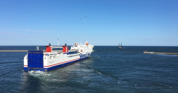 Ugaszono pożar, jaki wybuchł w poniedziałek na promie Stena Scandica z 300 osobami na pokładzie - poinformowała Szwedzka Administracja Morska. Znajdujący się na Morzu Bałtyckim na północ od Gotlandii statek ma zostać odholowany.