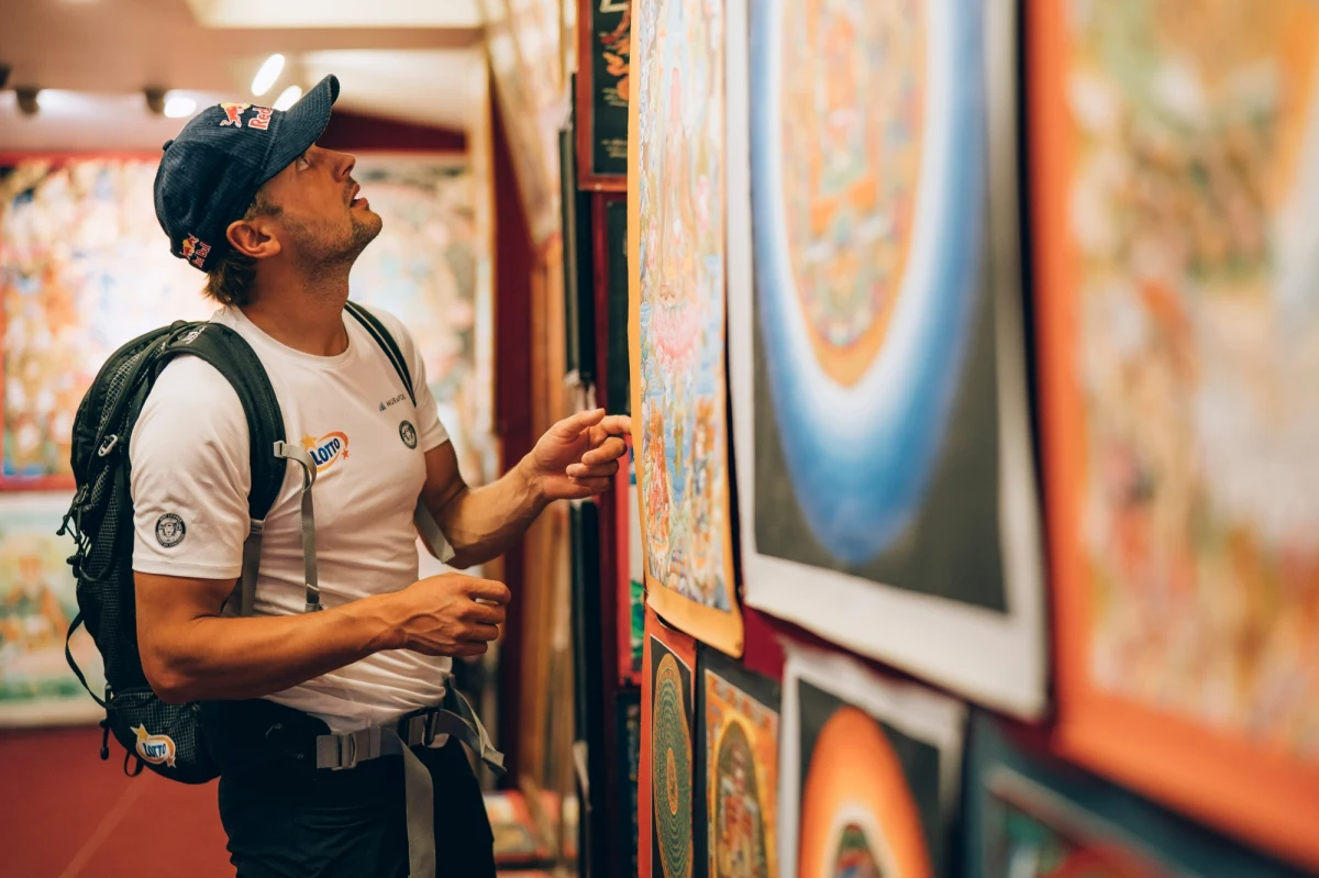 Trwa wyprawa Andrzeja Bargiela Everest Ski Challenge - druga próba zdobycia wierzchołka i zjechania na nartach z Mount Everest bez użycia dodatkowego tlenu. Ekipa dotarła w poniedziałek do Lukli, skąd wyruszyła na trekking do Namche Bazaar.