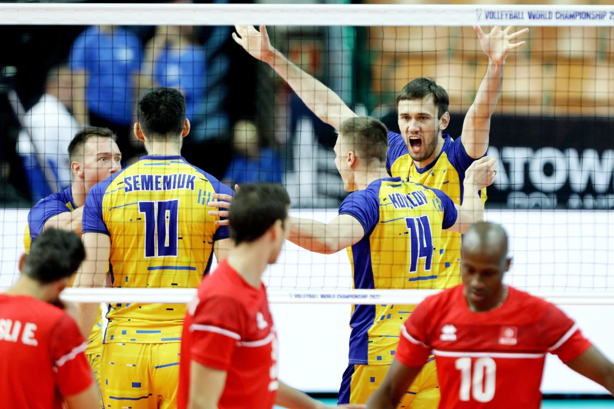 Ukraina wygrała z Tunezją 3:0 (25:21, 25:19, 25:15) w drugim poniedziałkowym meczu grupy A mistrzostw świata siatkarzy, rozgrywanych w Polsce i Słowenii. We wcześniejszym spotkaniu tej grupy Serbia pokonała Portoryko 3:0 (26:24, 25:21, 25:16).