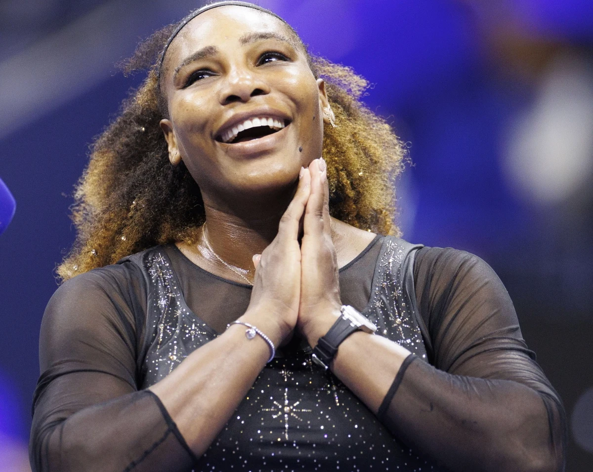 To jeszcze nie koniec kariery. Serena Williams wygrała z Danką Kovinic z Czarnogóry 6:3, 6:3 i awansowała do drugiej rundy wielkoszlemowego US Open w Nowym Jorku. Amerykanka zapowiedziała już rychłe pożegnanie ze sportem.