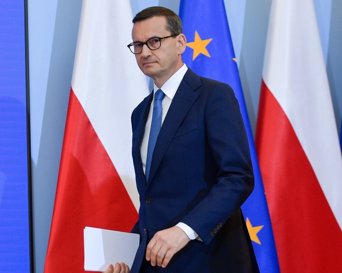 Rząd przyjął we wtorek projekt ustawy budżetowej na 2023 rok - poinformował premier Mateusz Morawiecki. Zachowujemy wszystkie dotychczasowe programy społeczne - zaznaczył szef rządu. Deficyt budżetowy w przyszłym roku ma wynieść ok. 65 mld zł, a prognozowana inflacja - 9,8 proc.