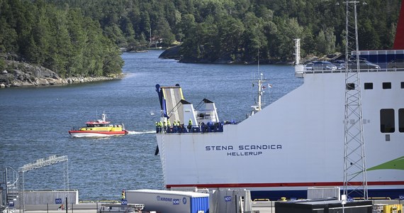 Prom Stena Scandica, na którym w poniedziałek wybuchł pożar, po niemal dobie dopłynął do portu Nynashamn pod Sztokholmem. Ogień został ugaszony przez załogę statku.