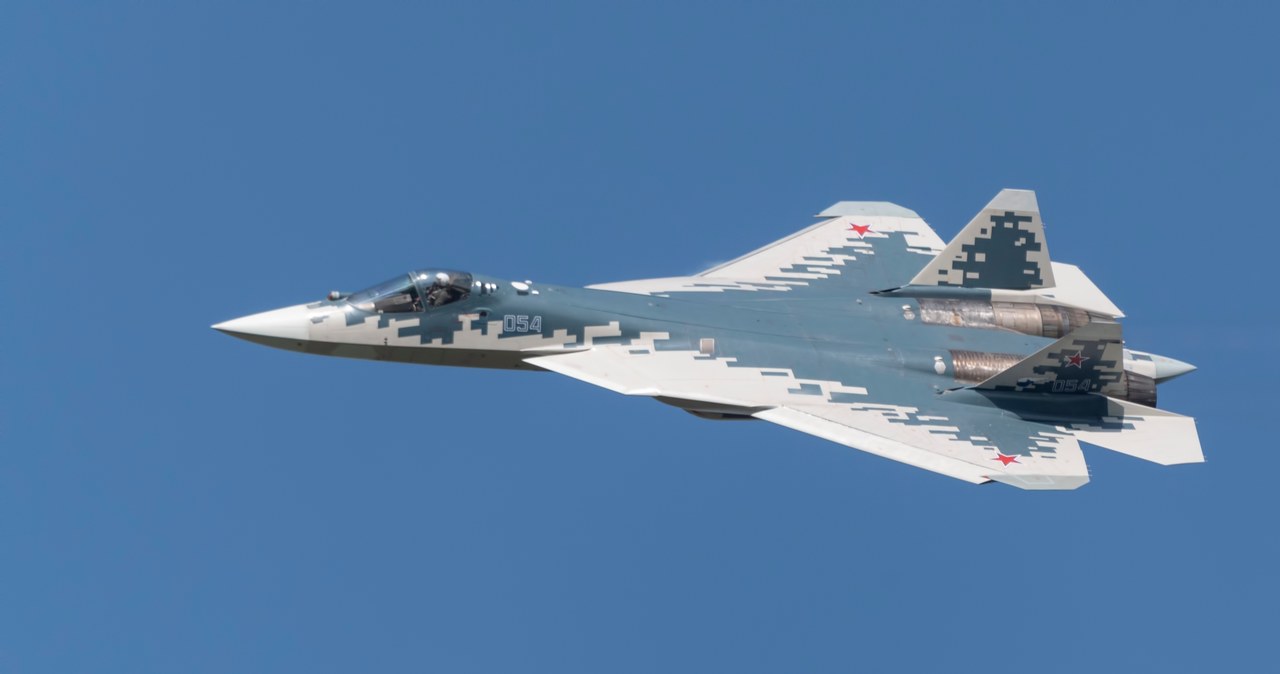 Kreml unika latania swoimi najbardziej zaawansowanymi myśliwcami Su-57 nad terytorium Ukrainy, bo obawia się ich zestrzelenia i przejęcia wraku przez kraje NATO, które tym samym poznałoby ich sekretne technologie. 