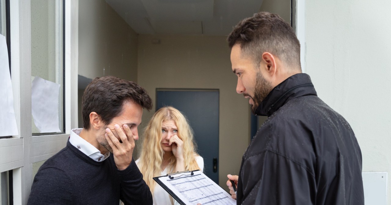 Tyle pieniędzy może zabrać komornik. Sprawdź, ile musi zostać na twoim koncie