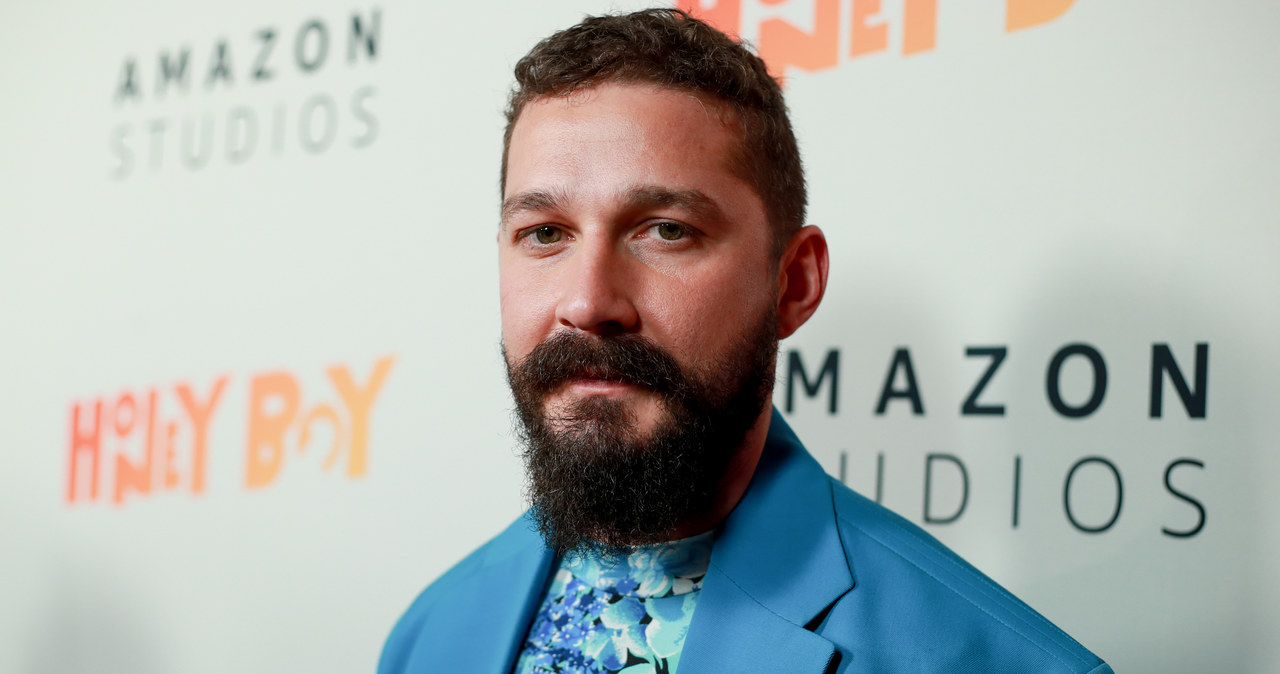 W 2019 roku na ekrany kin trafił autobiograficzny film "Słodziak", do którego scenariusz napisał Shia LaBeouf. Popularny aktor opowiedział w nim o swoim trudnym dzieciństwie u boku apodyktycznego rodzica, wcielił się też w postać swojego ojca. Teraz LaBeouf ma do siebie żal o to, że stworzył ten scenariusz. Aktor twierdzi, że wyrządził nim krzywdę swojemu kochającemu ojcu.