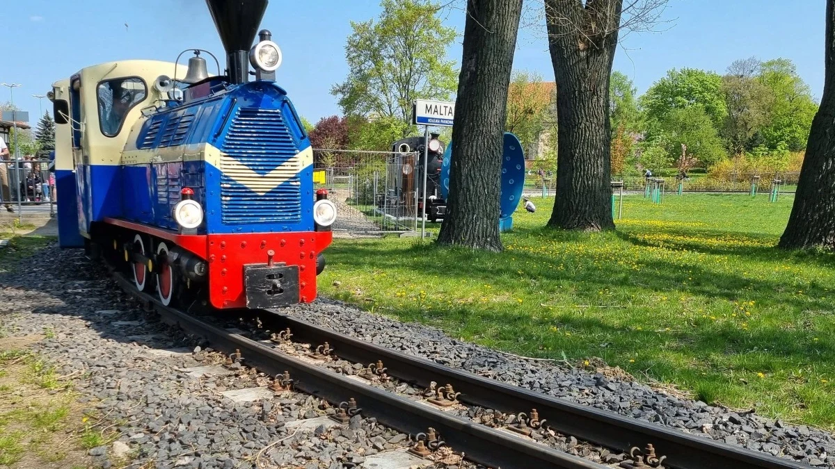 We wrześniu ciuchcie na trasie Kolejki Parkowej Maltanka nie będą kursować w poniedziałki. Na przejażdżkę będzie można się wybrać od wtorku do piątku a także w weekendy.
