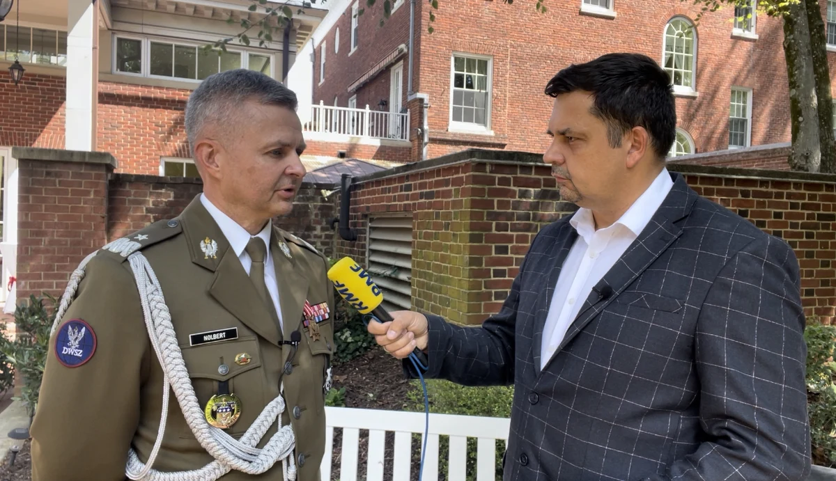 "Rosja rzeczywiście pokazała, że ma ciągle swoje imperialistyczne zamiary, nie rezygnuje z tych zamiarów. Jest w stanie nadużywać siły militarnej, jest w stanie próbować realizować swoje cele z pogwałceniem prawa międzynarodowego" - mówi w rozmowie z korespondentem RMF FM Pawłem Żuchowskim attaché obrony RP w Waszyngtonie. Generał brygady Krzysztof Nolbert podkreśla, że znaczenie militarne Polski zmieniło się wraz z inwazją Rosji na Ukrainę. Sojusznicy zrozumieli to, o czym Polska mówiła od dawna - że należy wzmacniać wschodnią flankę NATO. 