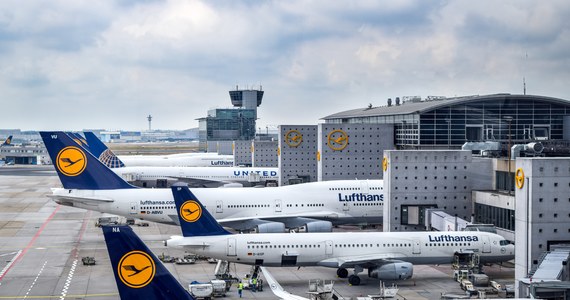 ​Związek zawodowy pilotów niemieckich linii lotniczych Lufthansa zapowiedział na piątek akcję strajkową z powodu braku porozumienia z dyrekcją w sprawie podwyżek płac.