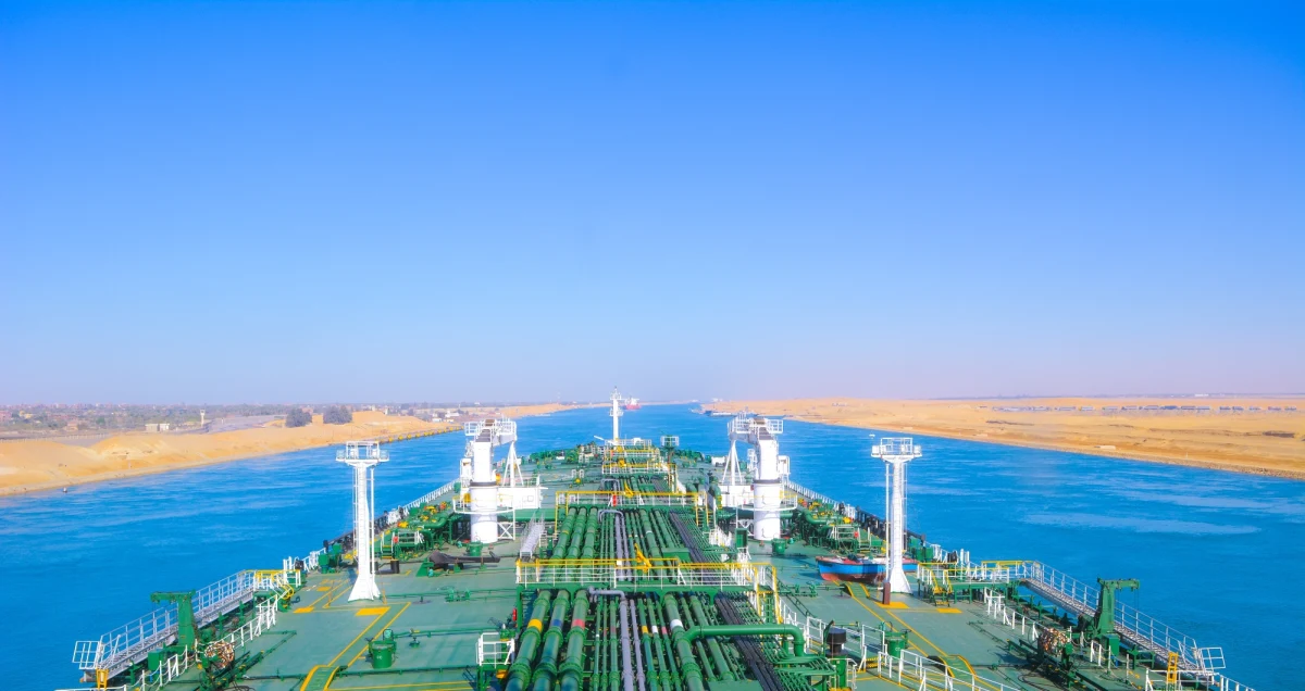 ​Pływający pod banderą Singapuru tankowiec Affinity V utknął w środę wieczorem na wąskim odcinku Kanału Sueskiego blokując ten strategiczny szlak wodny. Po kilku godzinach holownikom udało się go ustawić we właściwej pozycji - poinformował zarząd Kanału.