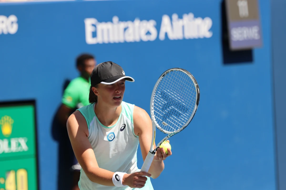 Dziś mecze 2. rundy wielkoszlemowego US Open rozegrają Iga Świątek i Hubert Hurkacz. Liderka rankingu tenisistek zmierzy się z Amerykanką Sloane Stephens, a rozstawiony z numerem ósmym wrocławianin z Białorusinem Ilją Iwaszką.