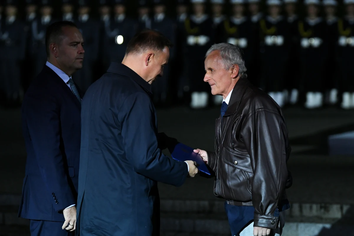 1 września, podczas porannych uroczystości na Westerplatte, wręczono notę identyfikacyjną polskiego obrońcy Wojskowej Składnicy Tranzytowej - st. leg. Zygmunta Zięby. Dokument przekazał rodzinie poległego, prezydent Rzeczypospolitej Polskiej wraz z dyrektorem Muzeum II Wojny Światowej w Gdańsku i prezesem Instytutu Pamięci Narodowej.