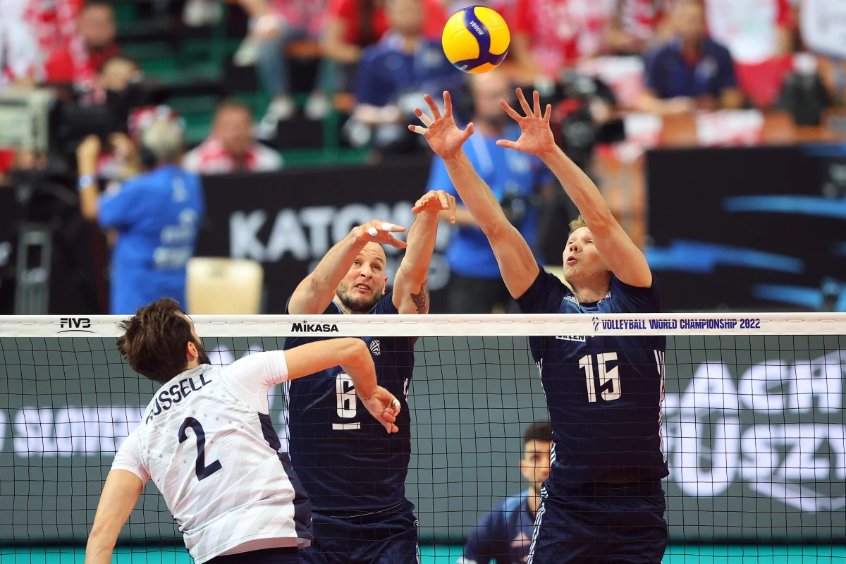 Tunezyjczycy będą rywalem naszych siatkarzy w 1/8 finału mistrzostw świata. Ten mecz odbędzie się w Gliwicach w niedzielny wieczór. Jeśli pokonamy tę przeszkodę, zagramy ze zwycięzcą pary USA-Turcja. Już na poziomie 1/8 finału czeka nas kilka ciekawych pojedynków. Pierwsze mecze tej fazy w sobotę.