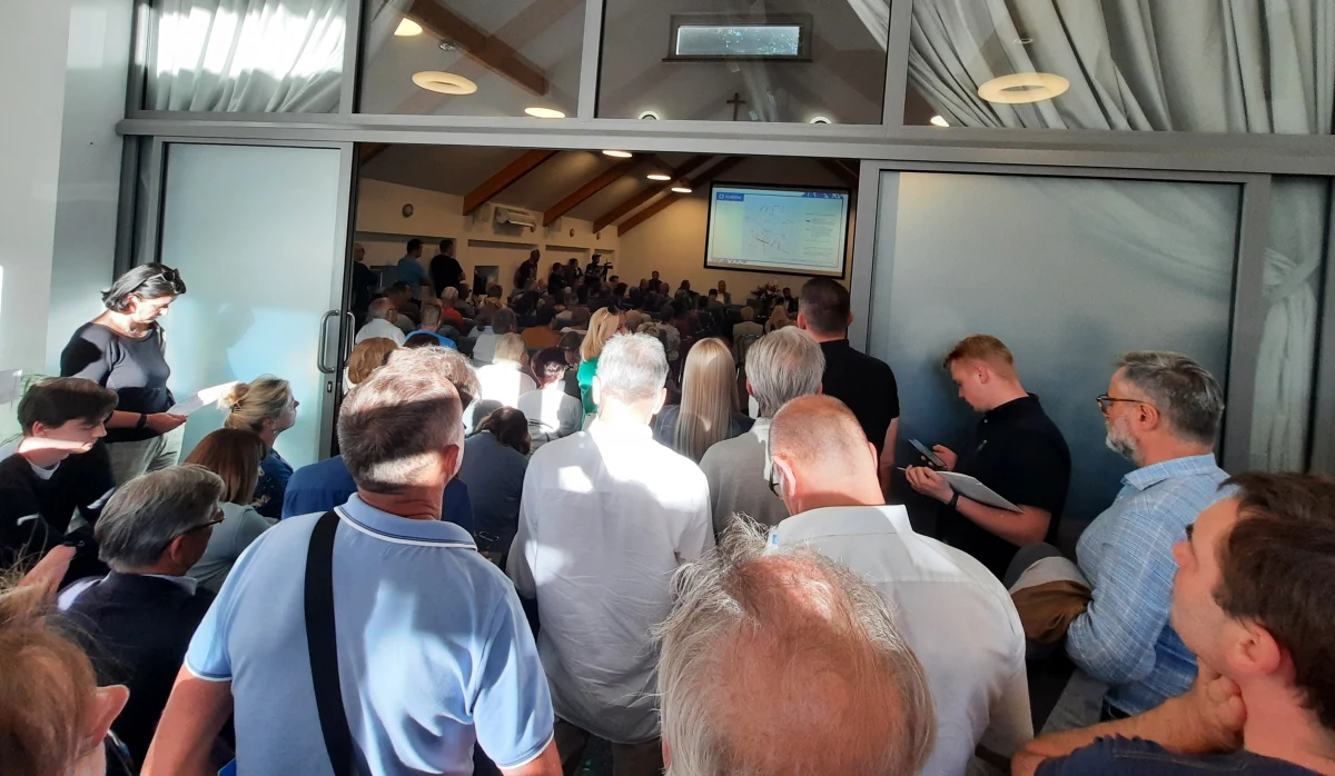 Na odcinku od ul. Jesionowej do ul. Robla ma zostać przebudowana ul. Królowej Jadwigi w Krakowie. Związane z tym utrudnienia drogowe były tematem spotkania władz miasta z mieszkańcami zorganizowanego w Centrum Edukacji Agrarnej przy ul. Królowej Jadwigi 248.