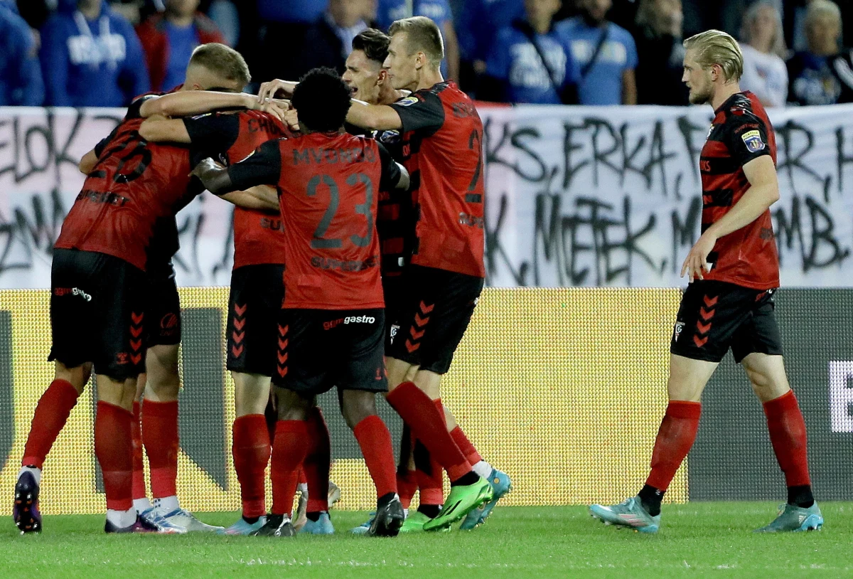 Pucharowe Wielkie Derby Śląska zakończyły się wygraną Górnika Zabrze z Ruchem w Chorzowie 1:0 po pięknym golu Rafała Janickiego. "Potrafiliśmy kontrolować emocje" - powiedział trener gości Bartosch Gaul.