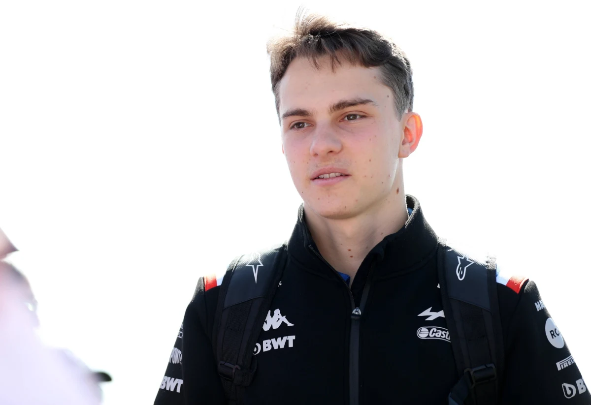 ​Oscar Piastri w 2023 i 2024 roku będzie jeździł dla zespołu Formuły 1 McLaren. Jego kontrakt z brytyjską drużyną został uznany za ważny, w przeciwieństwie do tego, który z młodym Australijczykiem miał Alpine - ogłosiła Międzynarodowa Federacja Sportów Motorowych (FIA).