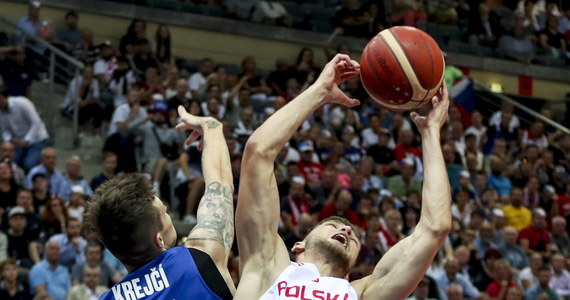 Sensację sprawili polscy koszykarze w pierwszym meczu Eurobasketu! Biało-czerwoni pokonali faworyzowaną reprezentację Czech 99:84. Kolejnym rywalem biało-czerwonych w grupie D będą w sobotę Finowie.