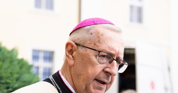 Przewodniczący polskiego episkopatu abp Stanisław Gądecki opublikował oświadczenie ws. raportu dotyczącego reparacji wojennych od Niemiec. "Poruszane kwestie trzeba rozpatrywać w kontekście wieloletniego procesu polsko-niemieckiego pojednania" - napisał.