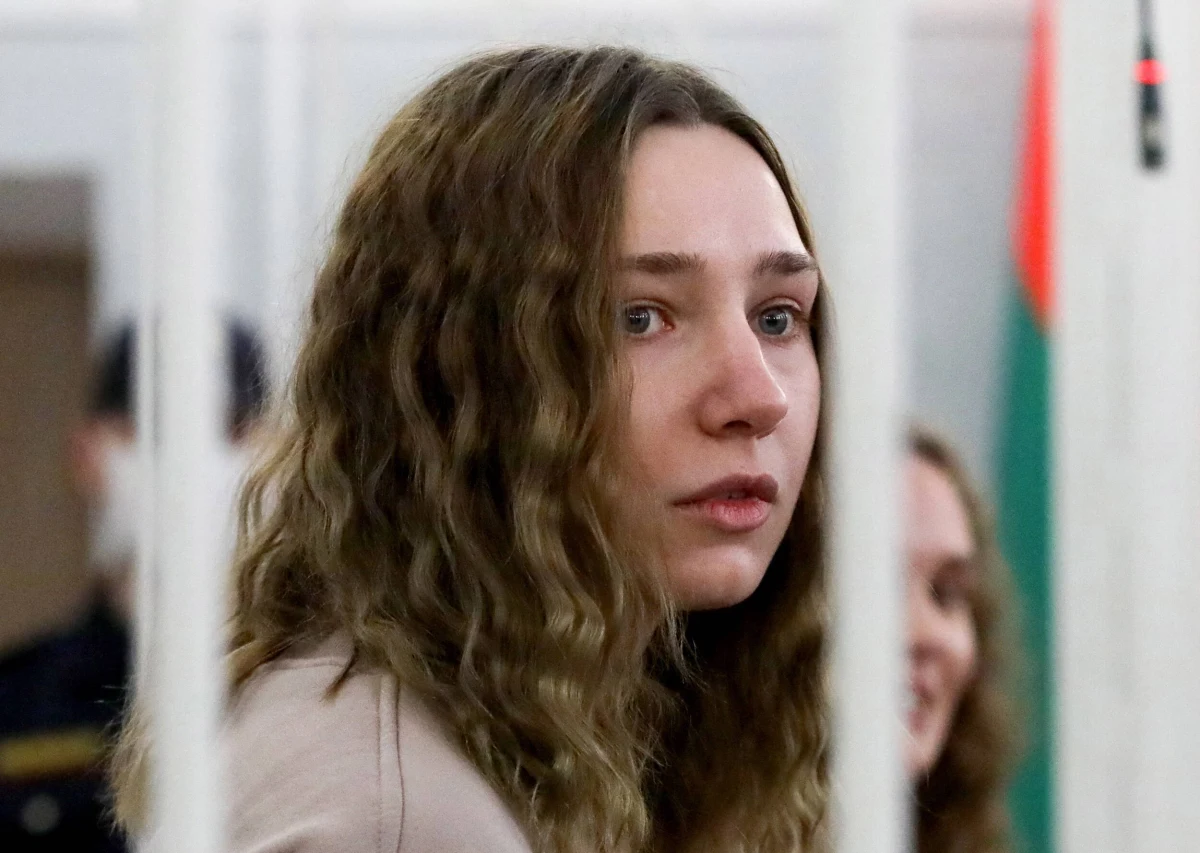 Dziennikarka telewizji Biełsat Daria Czulcowa wyszła w sobotę na wolność po odbyciu kary dwóch lat więzienia. Reporterka została zatrzymana wraz z Kaciaryną Andrejewą w listopadzie 2020 r., a następnie skazana za relacjonowanie białoruskiego protestu.