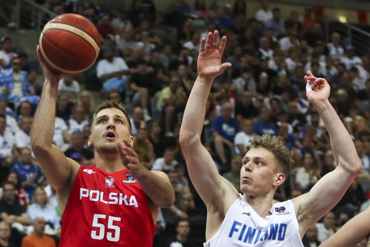 Reprezentacja Polski koszykarzy przegrała w Pradze z Finlandią 59:89 (16:26, 14:18, 14:20, 15:25) w swoim drugim meczu grupy D mistrzostw Europy. Niedziela jest dniem przerwy w grupie, a kolejne spotkanie biało-czerwoni rozegrają w poniedziałek z Izraelem.