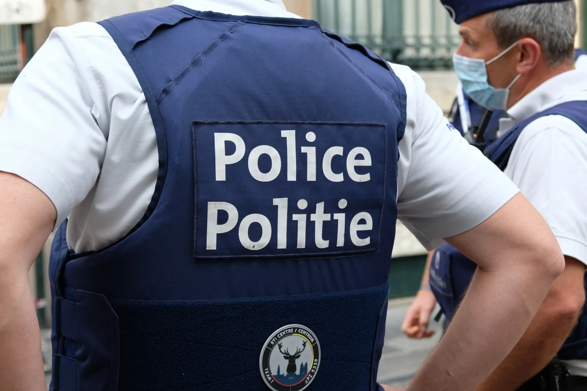 W ręce belgijskiej policji wpadł Robert Hendy-Freegard, seryjny oszust, znany z dokumentu Netflixa "Władca marionetek: polowanie na ostatecznego oszusta". Za Brytyjczykiem wydany został międzynarodowy list gończy w związku z potrąceniem samochodem kilka dni temu dwóch francuskich policjantów.