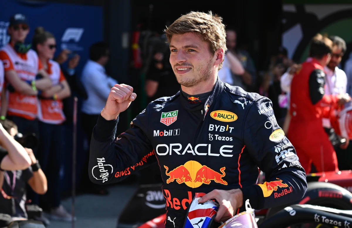​Holender Max Verstappen (Red Bull Racing) wystartuje w niedzielę z pierwszej pozycji w wyścigu o Grand Prix Holandii, 15. rundzie mistrzostw świata Formuły 1. Za nim ustawią się Charles Leclerc z Monako i drugi z kierowców Scuderia Ferrari Hiszpan Carlos Sainz jr.