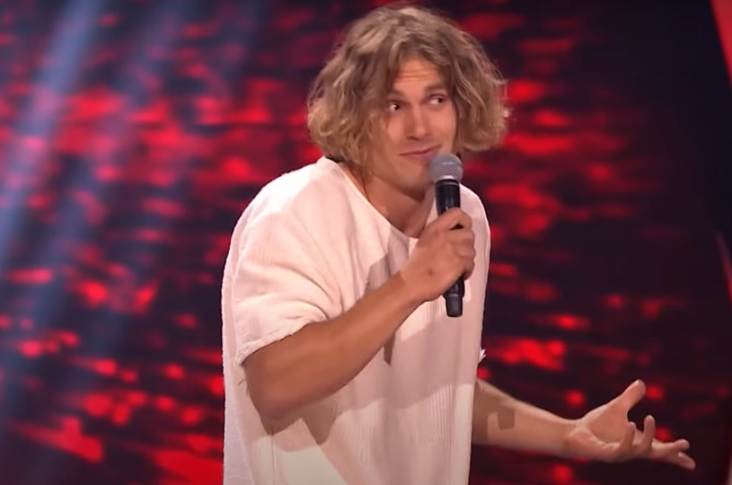 Martin Rybczyński podczas odcinków castingowych podbił serca trenerów i widzów rozpoczętej 13. edycji "The Voice of Poland". "Pasja do śpiewania, poczucie humoru, szczerość, ciacho" - komentowano występ 29-latka rodem z Wiednia. Co zaśpiewał na scenie i do czyjej drużyny trafił? 