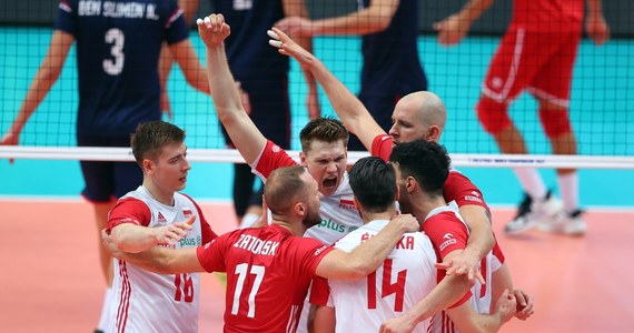 Polska wygrała z Tunezją 3:0 (25:20, 25:15, 25:20) i awansowała do ćwierćfinału mistrzostw świata siatkarzy. Biało-czerwoni powalczą o półfinał z reprezentantami Stanów Zjednoczonych. 