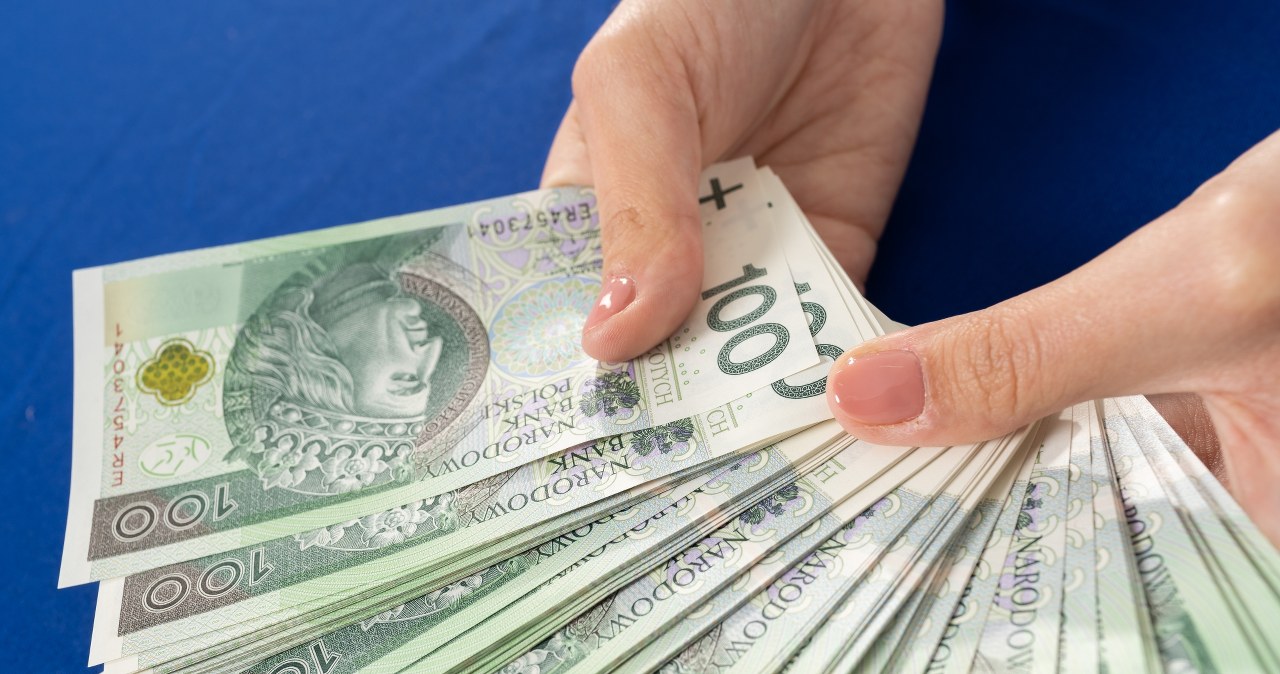 Pensje kobiet rosną szybciej niż mężczyzn. Jedna branża napędziła sukces