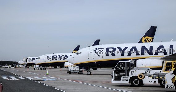 Irlandzki przewoźnik Ryanair od października zawiesi loty z Modlina do Szczecina. Linie lotnicze ograniczą również częstotliwość innych połączeń w Polsce.