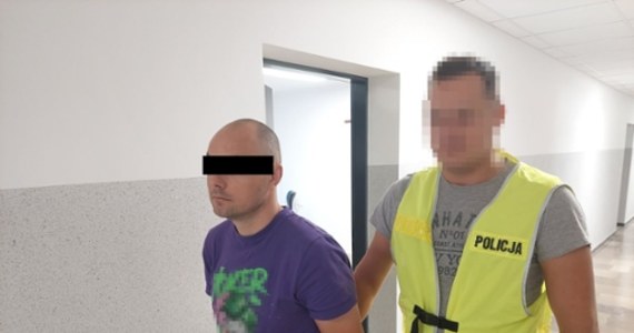 Trzymiesięczny areszt zastosował sąd wobec 36-latka, który podejrzany jest o zgwałcenie 22-latki w Lublinie. Mężczyzna zamieścił w internecie ofertę pracy dla kobiet jako hostessy i animatorki dla dzieci. Do gwałtu miało dojść w trakcie rozmowy rekrutacyjnej, na którą przyszła 22-latka.
