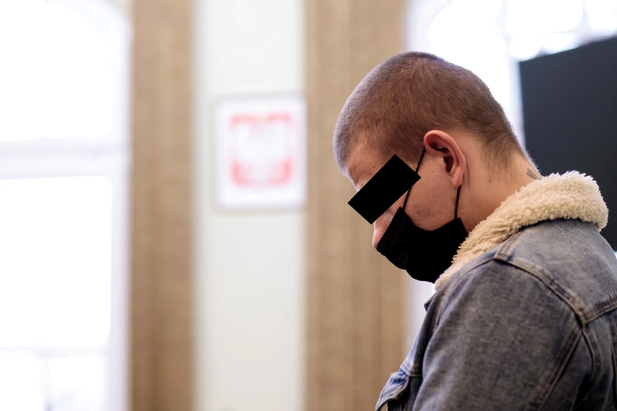 Sąd Okręgowy w Poznaniu utrzymał w mocy wyrok sądu I instancji, skazujący Mateusza C. - oskarżonego ws. wypadku, w którym zginęła dziennikarka Anna Karbowniczak - na karę 9 miesięcy bezwzględnego więzienia. Mężczyzna był jednym z pasażerów auta, które potrąciło kobietę. Oskarżono go o nieudzielenie pomocy.