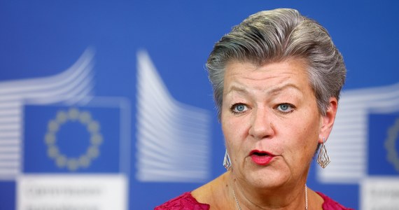 "Od poniedziałku rano będziemy mieć nowy, wspólny reżim wizowy wobec Rosji" – zapowiedziała unijna komisarz ds. wewnętrznych Ylva Johansson. Chodzi o całkowite zawieszenie porozumienia o ułatwieniach wizowych z Rosją. Przypomnijmy, zielone światło dla tej decyzji dali pod koniec ubiegłego miesiąca w Pradze szefowie dyplomacji UE.