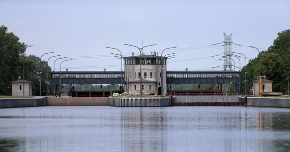 Wojewoda śląski zakazuje korzystania z części wód Kanału Gliwickiego. To skutek pojawienia się tam śniętych ryb. Na jego części wprowadzono także zakaz żeglugi.