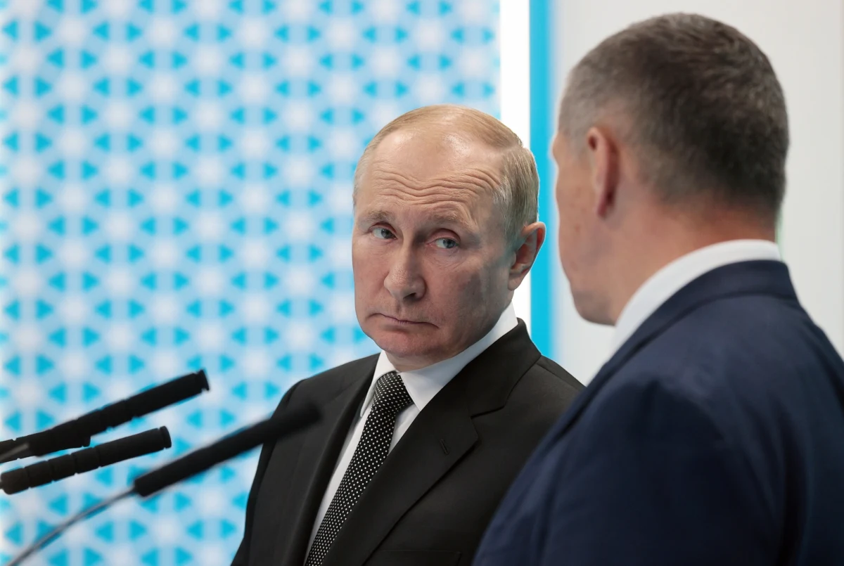 W sieci pojawiło się nowe nagranie z Władimirem Putinem. Rosyjski prezydent spotkał się z młodzieżą na Kamczatce. Na krótkim filmie widać, jak polityk nienaturalnie rusza ręką i nogami.